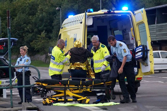 17-�rig pige reddet op af havnebassin