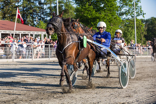 Oms�tningen p� BM-dagen sl�r sidste �r