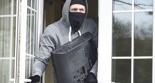 Sv�rt at afs�tte tyvekoster p� Bornholm