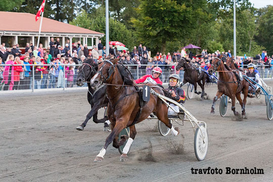 Sp�ndende mesterskabsl�b venter