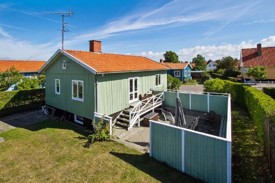 Velholdt svenskerhus i R�nne