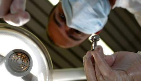 Unge glemmer at g� til tandl�ge