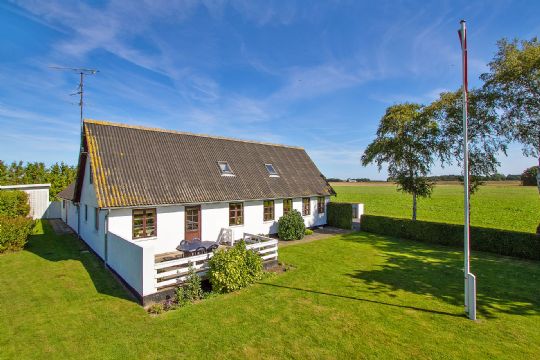 Landejendom med stor grund