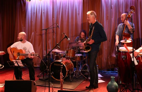 Sig�jnerjazz i Rasch Pakhuz