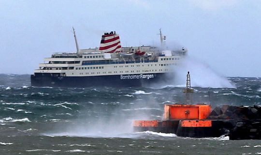 DMI: Kraftig bl�st til efter midnat