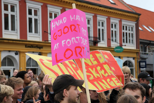 Elever i demonstration mod besparelser