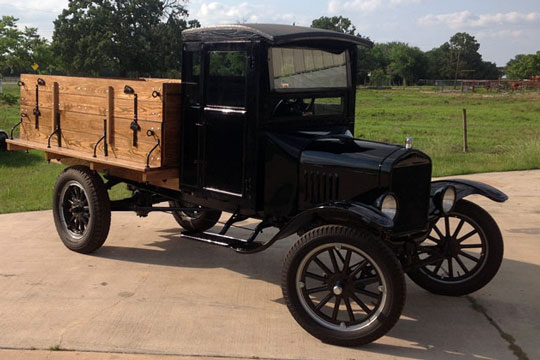 Bilhuset fejrer Ford�s varebiler fylder 100 �r