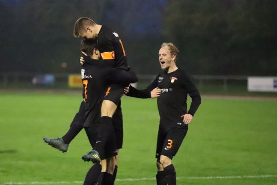 R�nne fB i k�mpe m�lfest