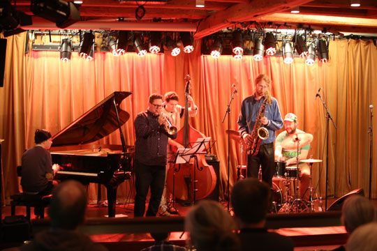Bl�ndende jazzkoncert i Raschs Pakhuz