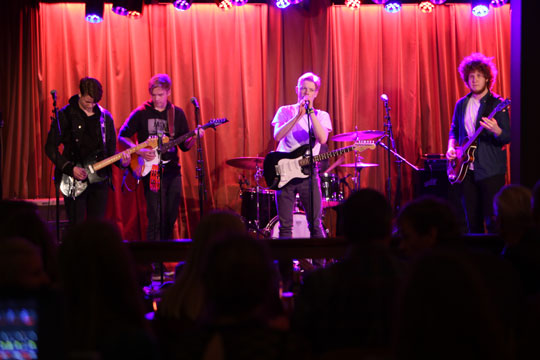 Hyggelig julejam i Raschs Pakhuz