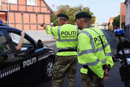 Rigeligt at se til for politikompagni