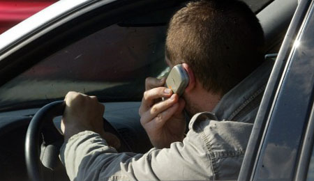 166 fik b�de for at tale i mobiltelefon