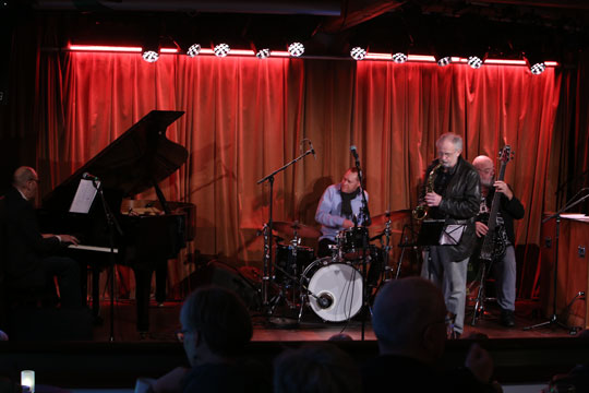 Genh�r med alsidig saxofonist