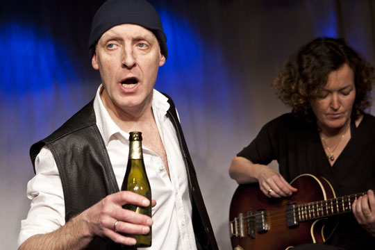 Politisk satire i Svanekegaarden