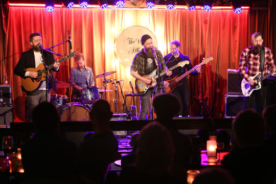 Sj�lfuld koncert i Raschs Pakhuz