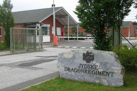 B�de for at udeblive fra milit�rtjeneste