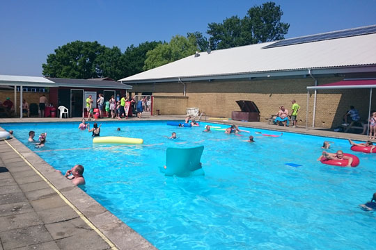 Sv�mmebad mangler 2,6 mio. kr.