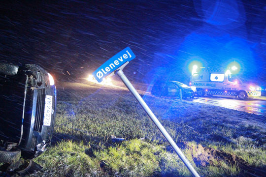 To unge bilister skadet i trafikuheld