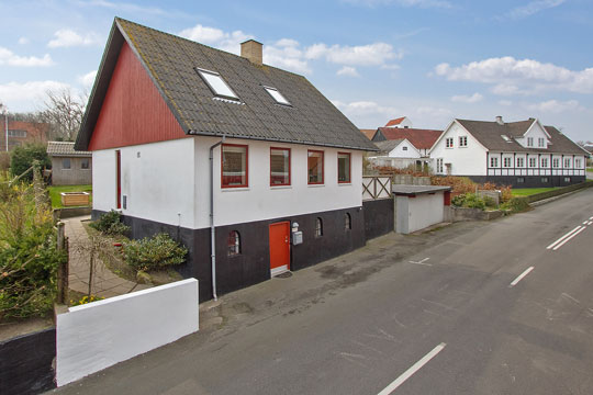 Velholdt villa i Tejn med havudsigt 