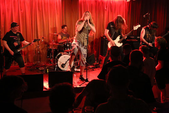 Rutineret metalband i Raschs Pakhuz