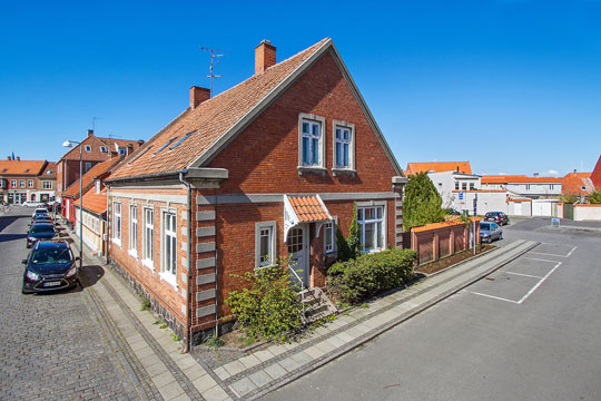 Stor villa i hjertet af R�nne