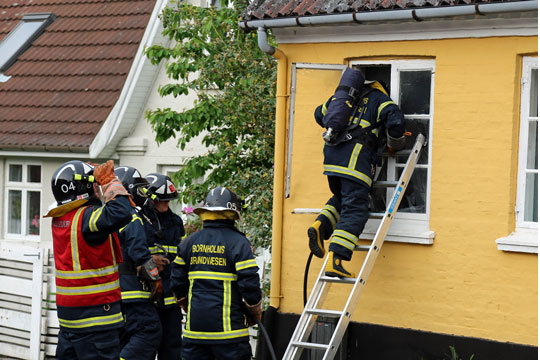 Brandoffer p�satte selv branden
