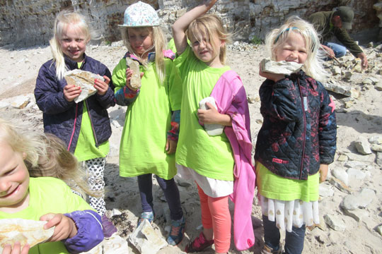 B�rn fandt aftryk fra dinosaurernes tid