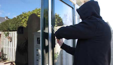 Politiet: Antallet af indbrud halveret