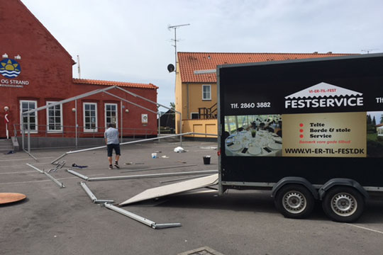 Butikscenter udvider med teltsalg