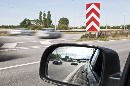 70-�rig k�rte hasarderet p� motorvej