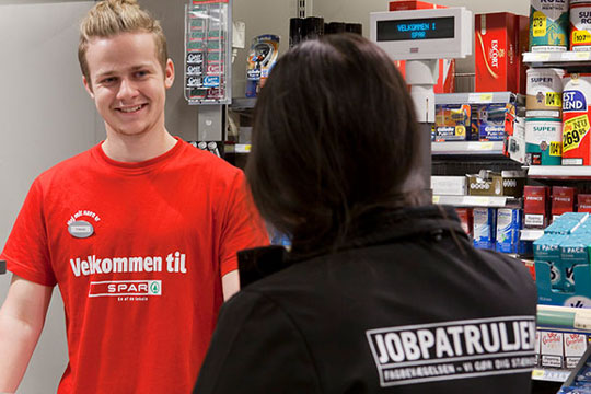 Jobpatrulje tjekker unges arbejdsvilk�r