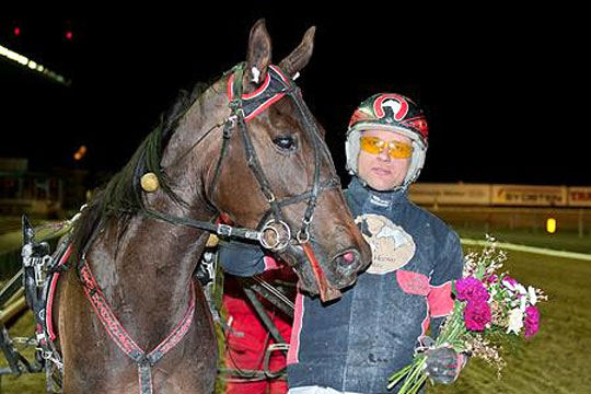 Charlottenlund-tr�ner g�ster Bornholms travbane