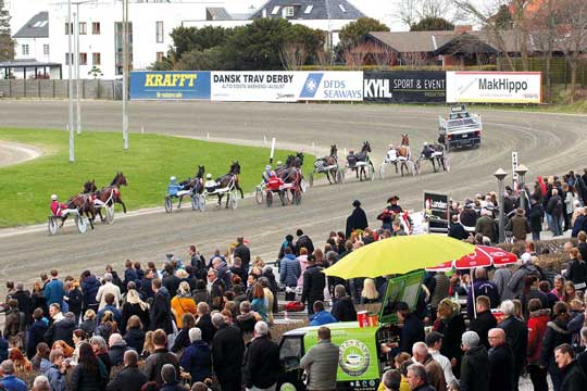 Mange bornholmere til derbyfest for halv pris