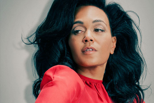 Jazzdiva giver julekoncert i R�nne