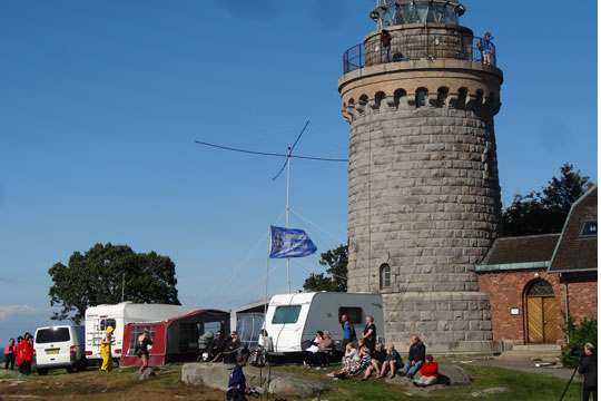 Radiokontakt fra Sandvig til Japan