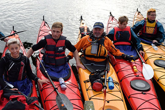 Action Idr�t et hit hos b�rn i Tejn IF