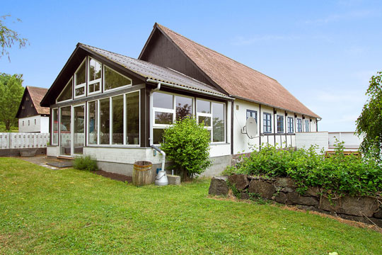 Stor landejendom t�t p� Nex�