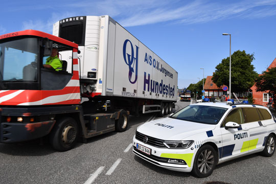 Lastbil tabte trailer i R�nne