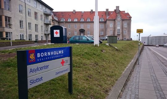 Asylans�ger overfaldt kvindelig centerleder