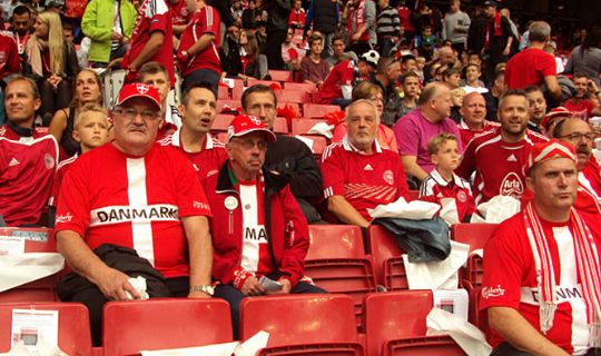 Roligans klar til landskamp i Parken