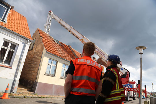 Brandfolk m�tte fjerne por�s skorsten