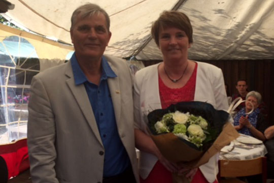 DBUs guldemblem til Benny Hansen