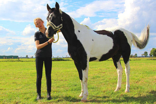 Svaneke-pige klar til EM i military