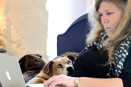 Fantasidronning g�ster Sandvig Bogby