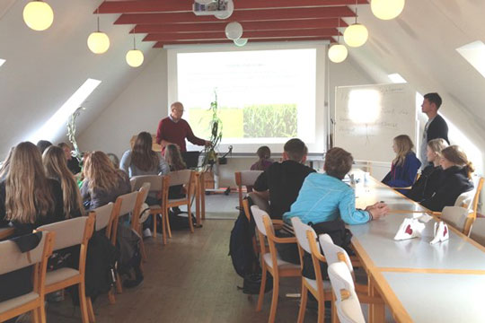 Skoleelever bes�gte Bornholms Landbrug