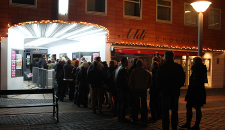 21-�rig tiltalt for vold mod vagt i Musikhuzet