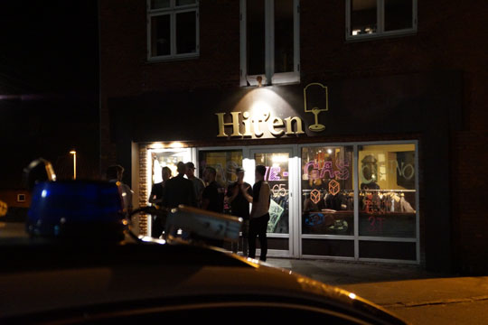 Spritbilist r�bte ad politifolk i Nex�