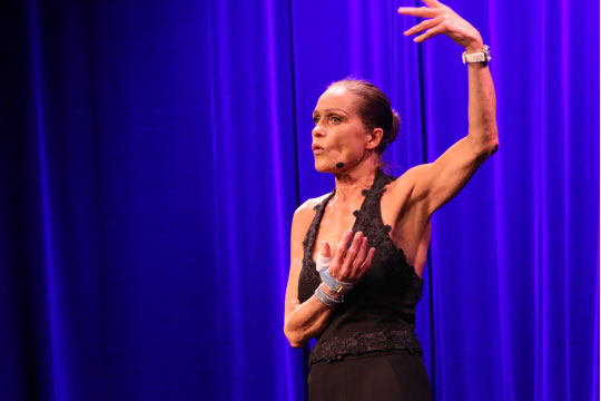 HK: Sv�rt at f� m�nd med i det sociale