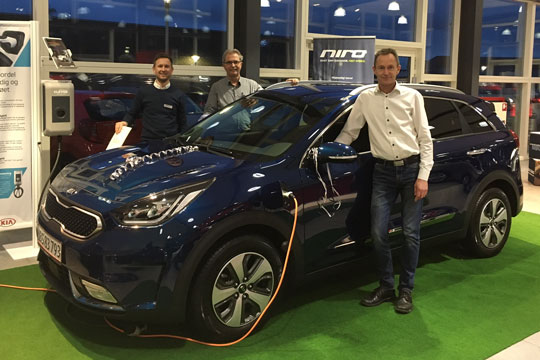 Bilhuset viser nye modeller til nyt�rskur