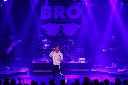 Hitmager optr�dte med stor energi